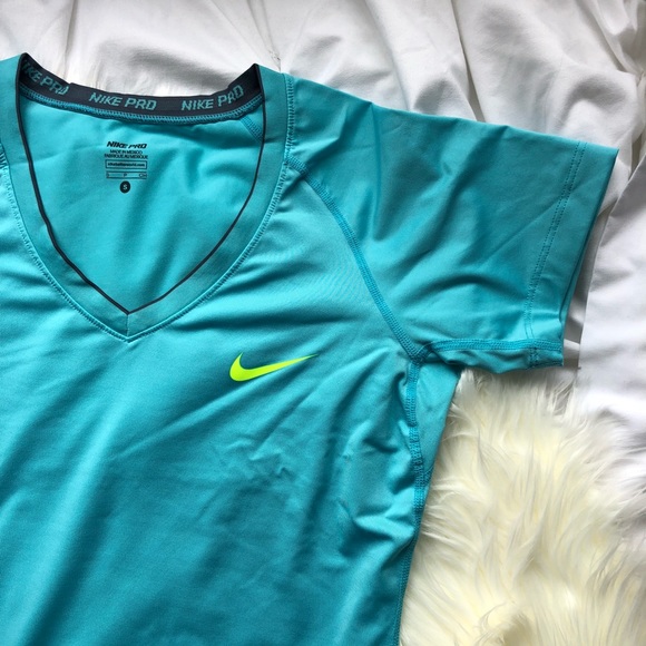 Nike Pro Shirt - Picture 2 of 5